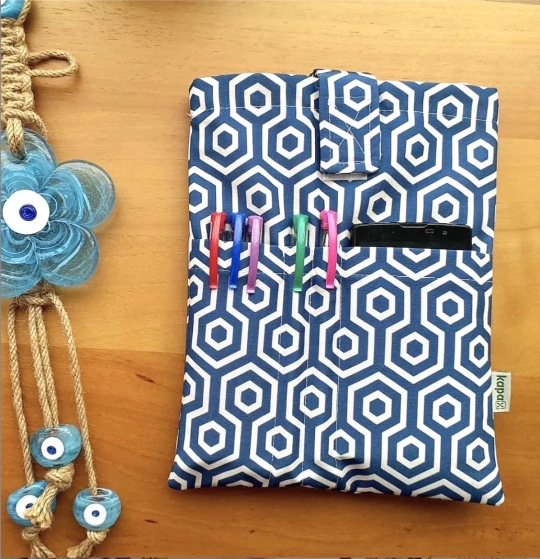 Book sleeve compatible with Kindle