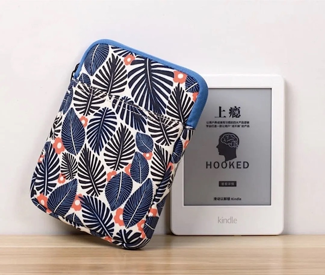 Designer Kindle zipper sleeve